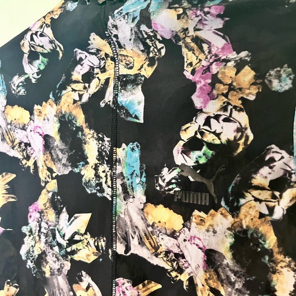 PUMA Floral Graphic Print Semi-Sheer Long Sleeve Fitted Crop Shirt. S. Like NWOT - Picture 7 of 11